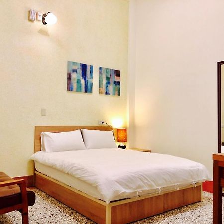 Freedom B&B Tainan Bagian luar foto