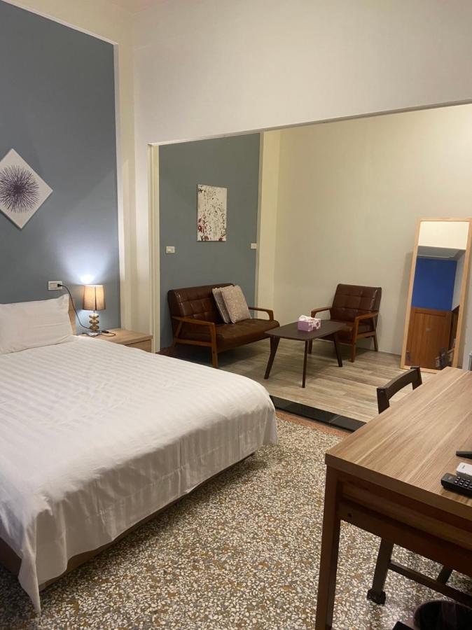 Freedom B&B Tainan Bagian luar foto