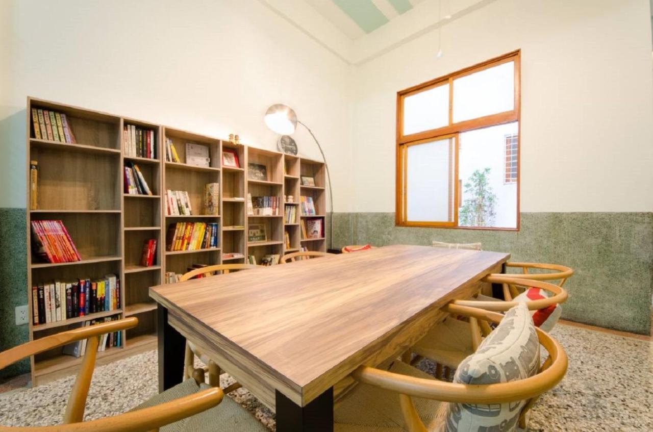 Freedom B&B Tainan Bagian luar foto